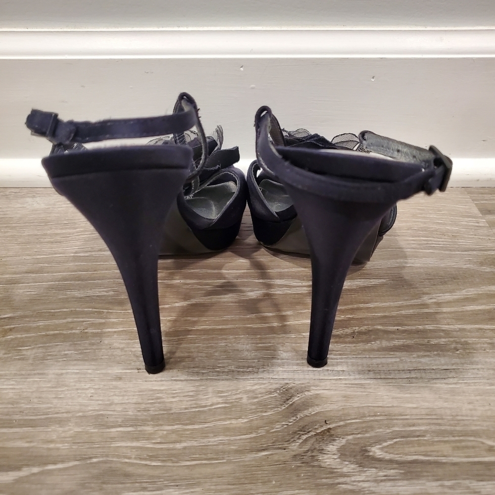Stuart Weitzman Black Satin Dress Heels - Picture 3 of 5